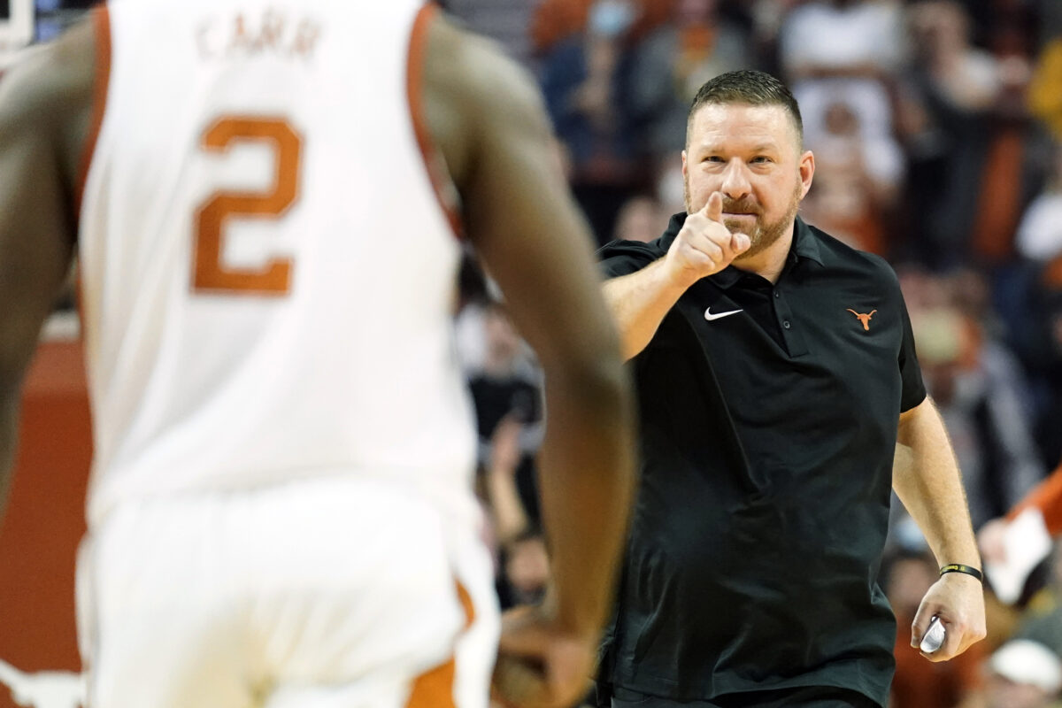 Texas holds steady at No. 20 in the latest AP Top 25