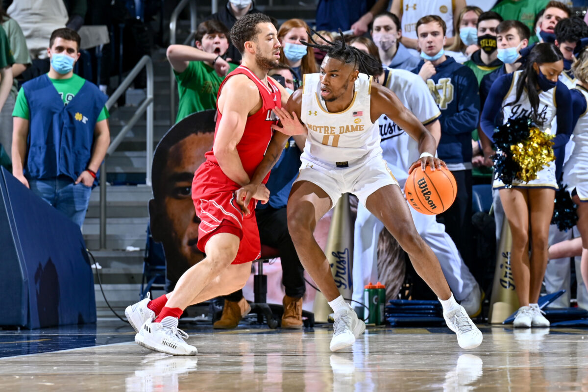 Notre Dame alone in first place in ACC after win over Louisville