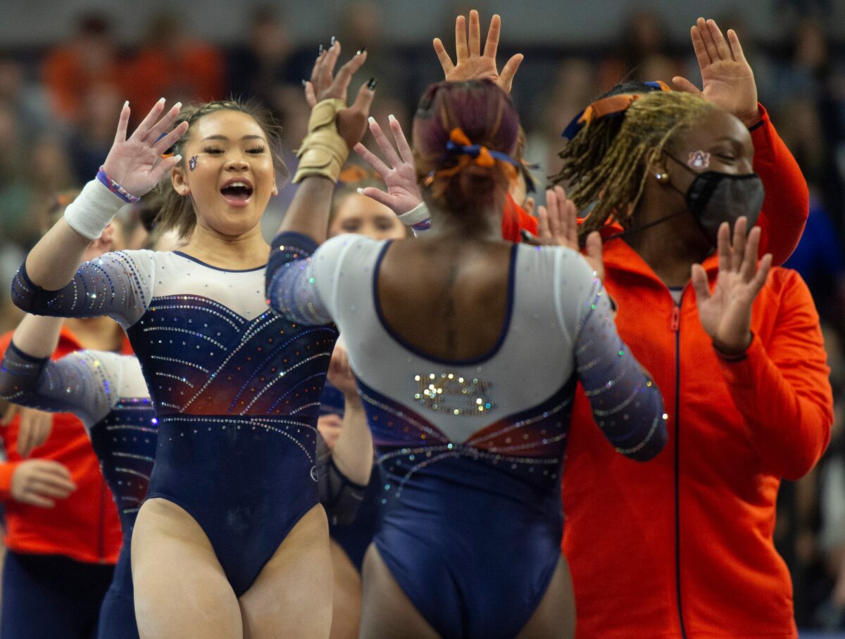 Auburn gymnastics sets program-record, Suni Lee records second 10