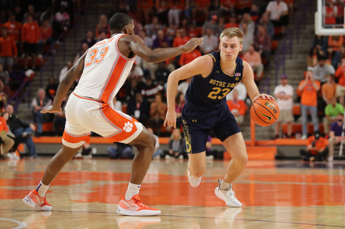 Notre Dame keeps rolling with road victory over Clemson