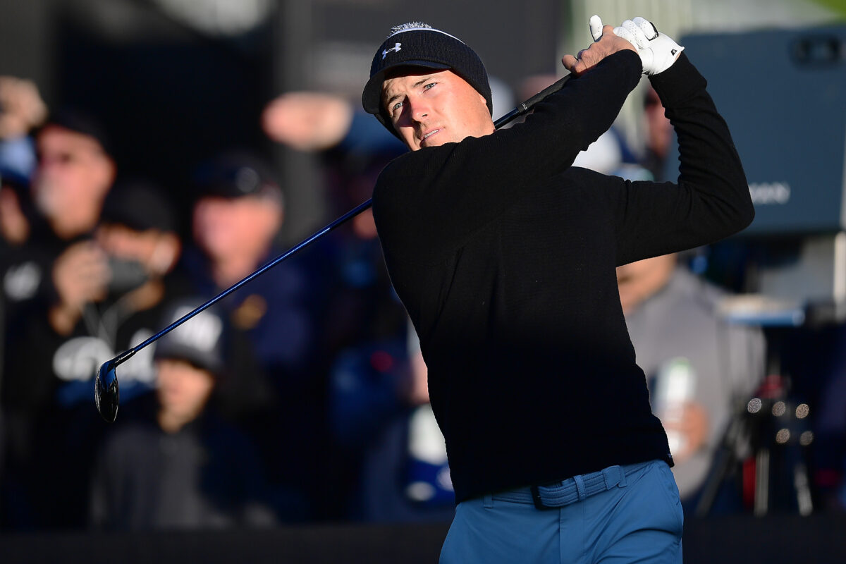 Jordan Spieth heats up quickly in chilly L.A. to grab share of Genesis Invitational lead