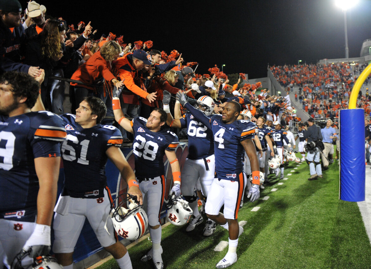 Look: Auburn fans show support for Bryan Harsin