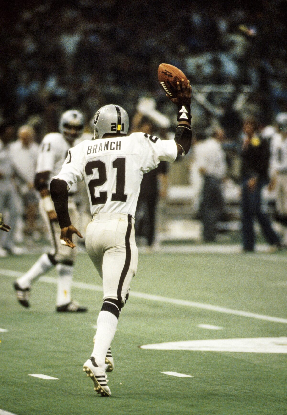 Raiders legendary WR Cliff Branch to finally be enshrined in Pro Football Hall of Fame