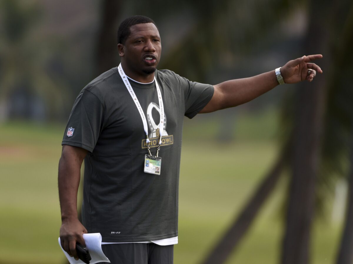 Raiders hiring Jason Simmons as defensive pass game coordinator