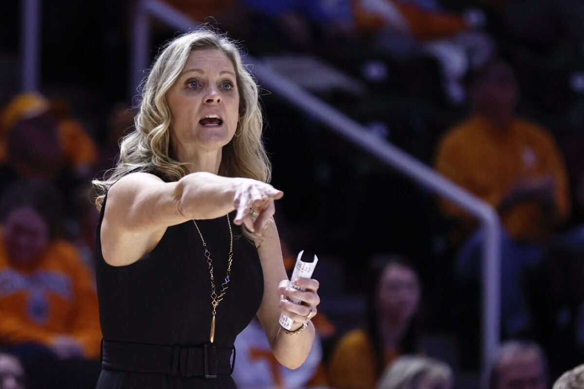 Lady Vols lose second straight road game at Florida