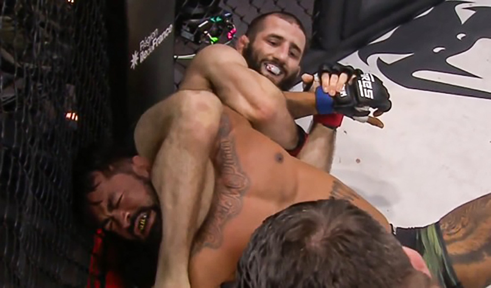 Video: ‘Lazy King’ hits title-winning inverted triangle armbar, hangs upside down to celebrate