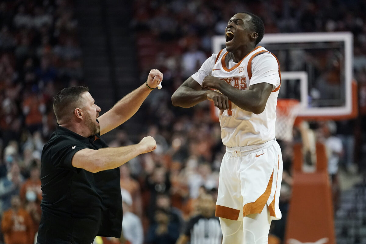 Texas climbs one spot in the latest Ferris Mowers Coaches Poll
