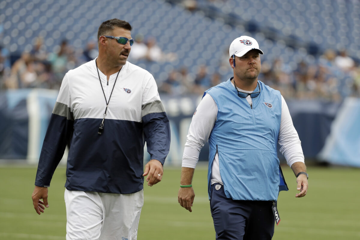 Twitter reacts to Titans signing Vrabel, Robinson to contract extensions