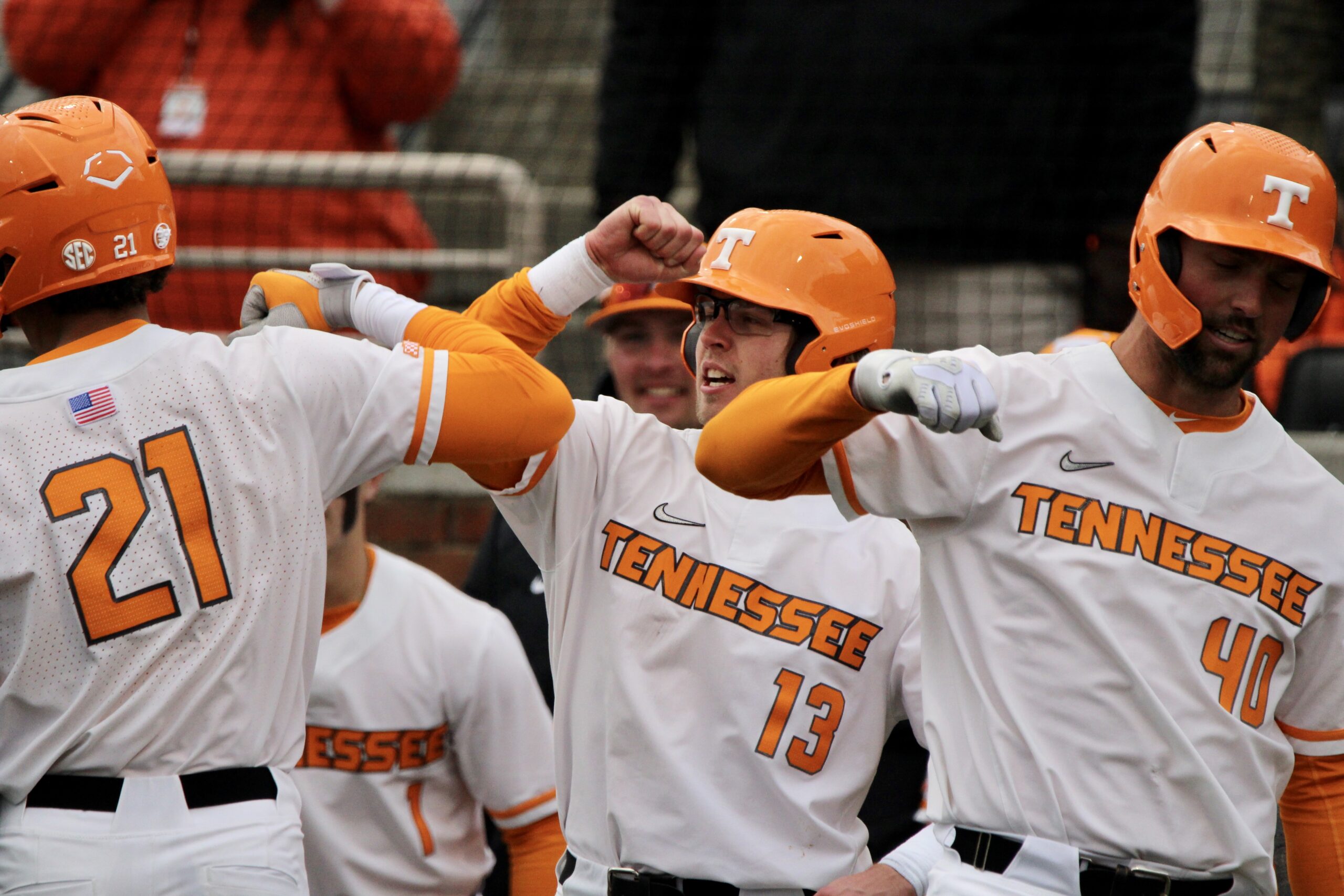 Tennessee sweeps Iona with 68-3 combined score in three games