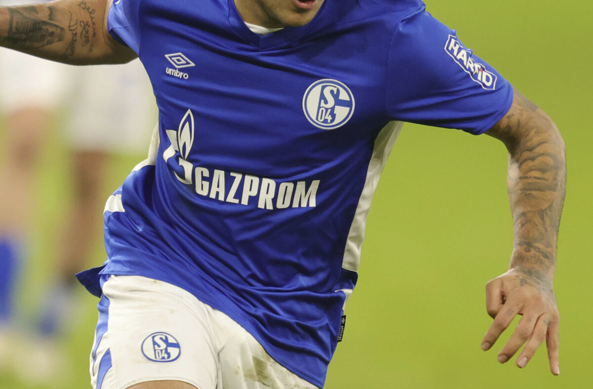 Man U y Schalke 04 rompen patrocinios rusos, el futbol reacciona a la guerra