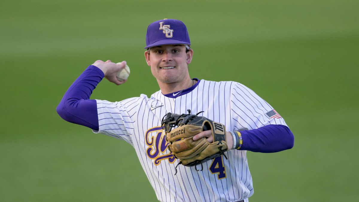 LSU baseball gets back to its winning ways against McNeese State