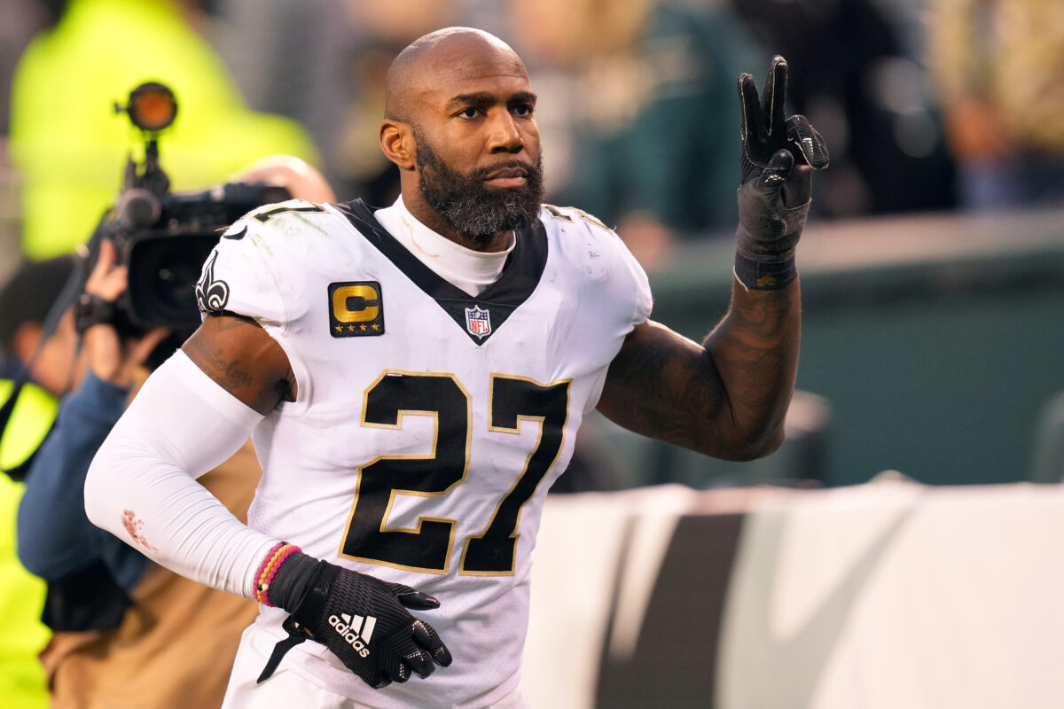 2-time Super Bowl champion Malcolm Jenkins announces his retirement from the NFL