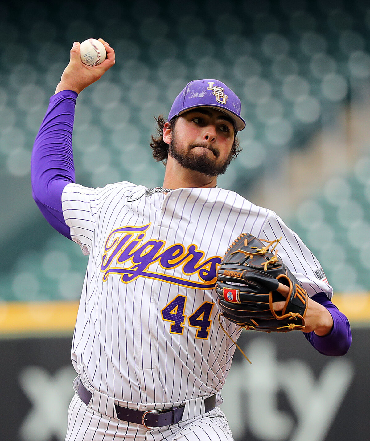 LSU baseball overcomes late deficit to sneak by Bethune-Cookman in Game 1 on Friday