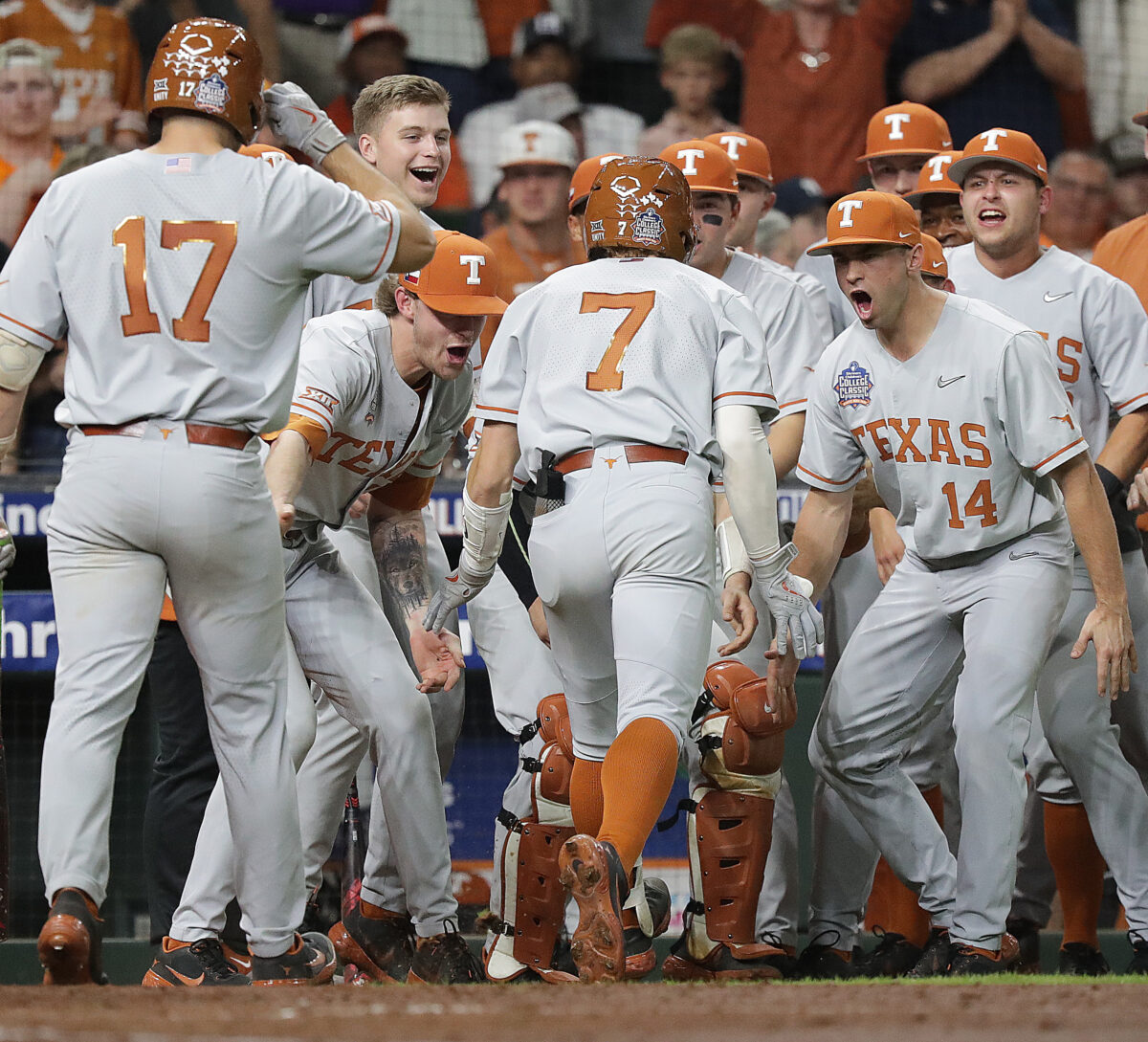 Texas baseball holds steady at No. 1 after a 2-1 weekend in Houston