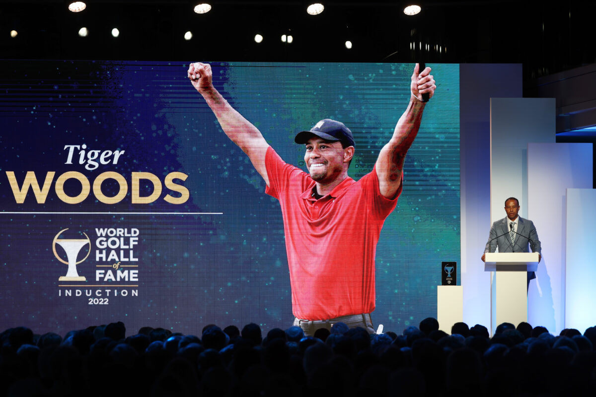 Sports world reacts to Tiger Woods being inducted into the World Golf Hall of Fame