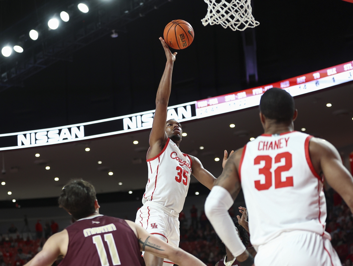 Houston vs Illinois NCAA Tournament Second Round odds, tips and betting trends