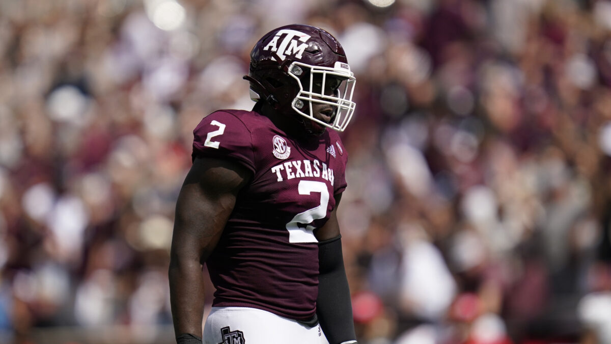 Texas A&M DE Micheal Clemons could help the Texans’ run defense