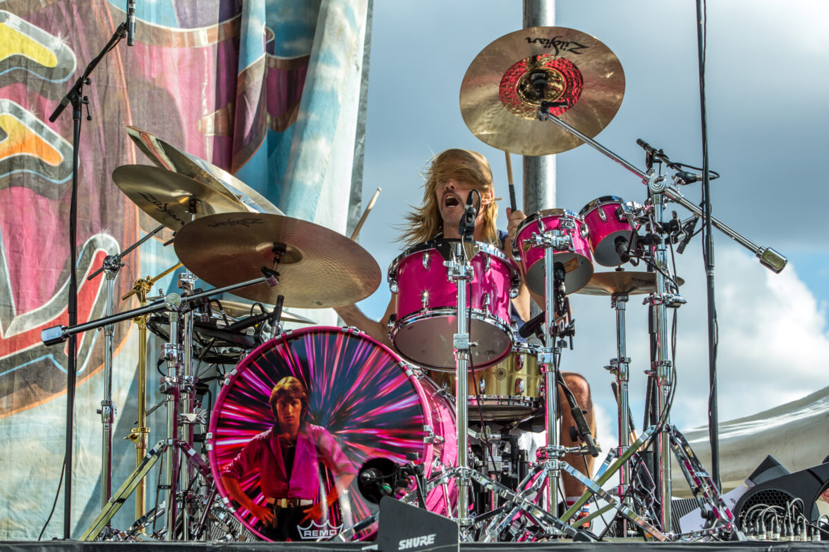 Celebrities take to Twitter to remember Taylor Hawkins