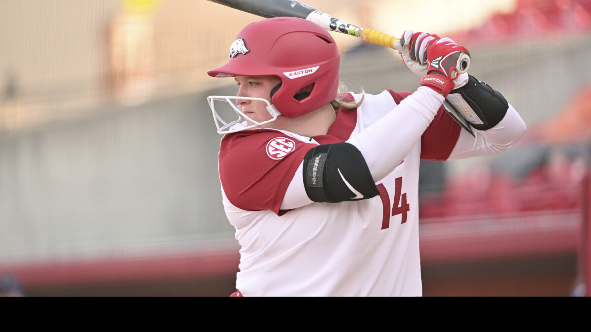 SOFTBALL: Hoffmann’s Late Blast Gives Arkansas Series-Opening Win Over Tennessee