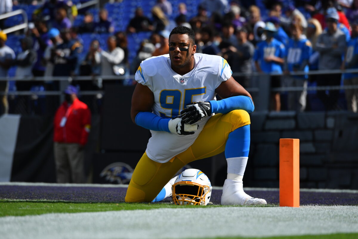 Report: Chargers re-signing DL Christian Covington