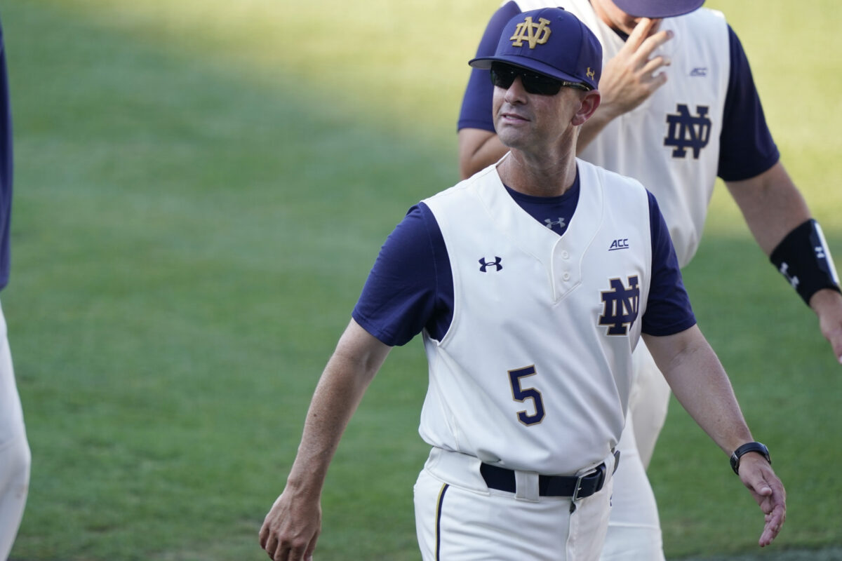 Notre Dame baseball can’t keep late lead, gets swept by Louisville