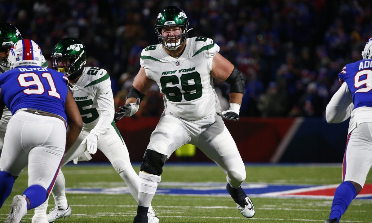 Jets re-sign OL Conor McDermott to 1-year deal