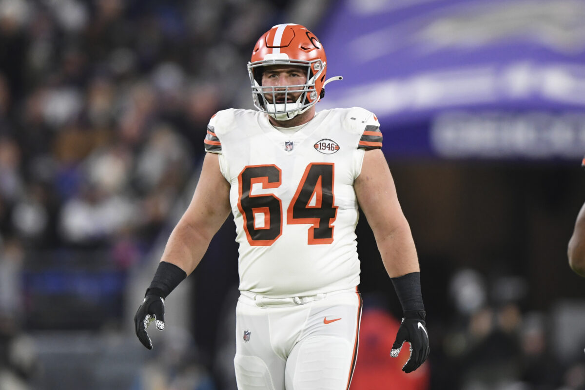 Bengals could finish fast, perfect o-line rebuild with JC Tretter, La’el Collins