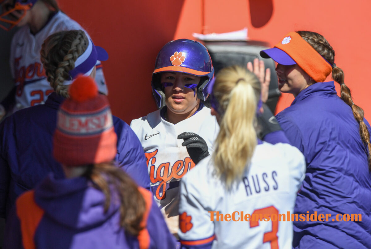 Clemson shuts out Illinois behind Thompson’s dominant outing