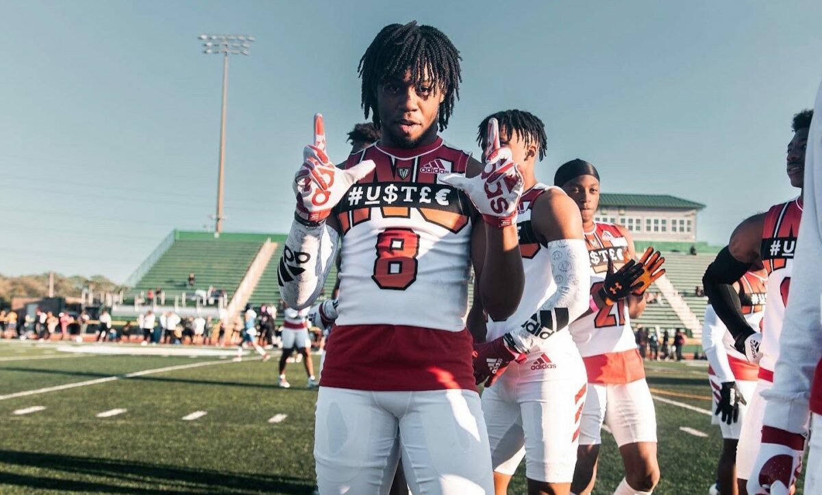Fast-rising Peach State DB all smiles after new Clemson offer
