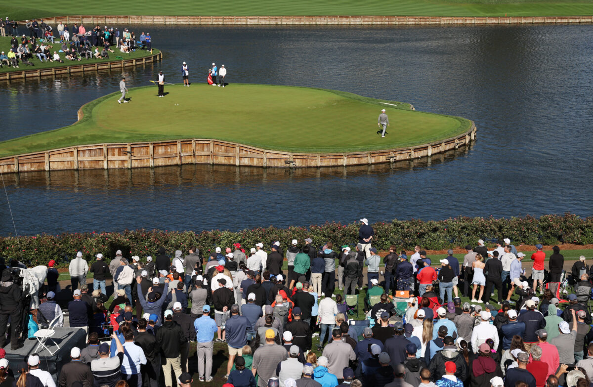 Fierce wind turns par-3 17th at TPC Sawgrass into world’s largest ball washer