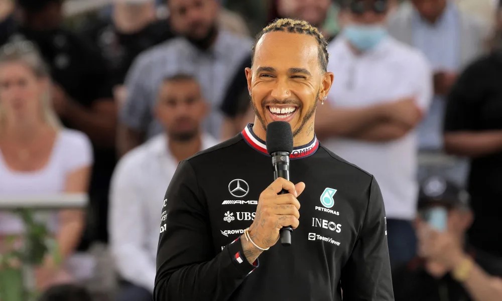 Lewis Hamilton explica por qué va a cambiar su nombre para honrar a su mamá