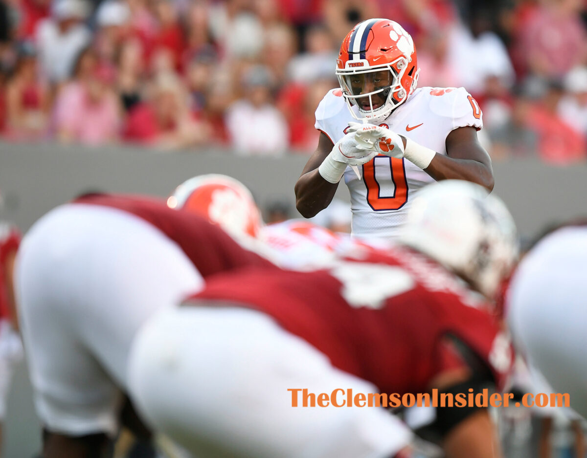 Clemson’s linebackers transitioning with ‘dynamic’ group