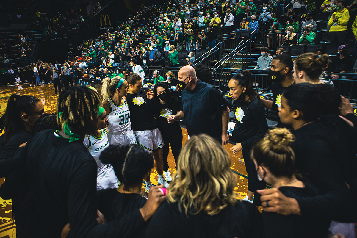 Kelly Graves and the Ducks predicted to win Pac-12 tournament over Stanford Cardinal