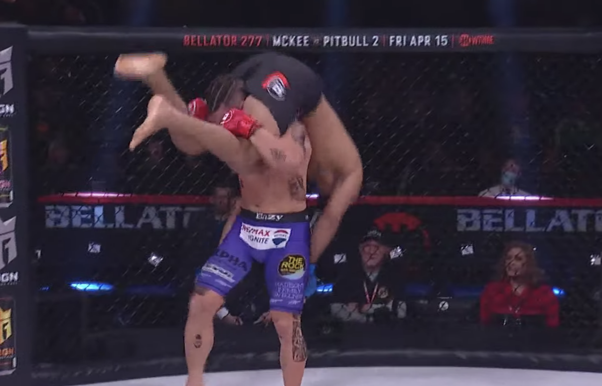 Bellator 276: Alex Polizzi eats hellacious knee, somehow survives and rallies for finish