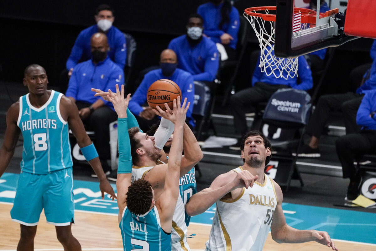Dallas Mavericks at Charlotte Hornets odds, picks and predictions