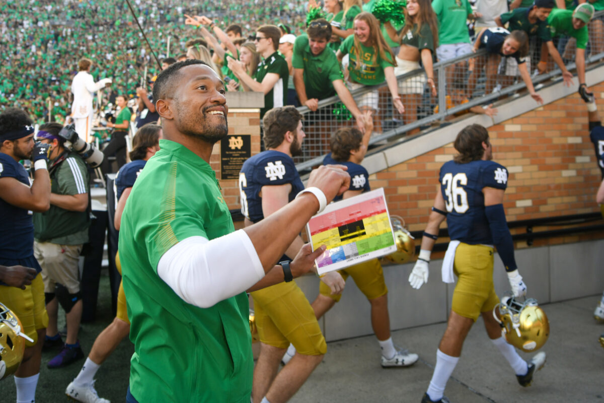 Notre Dame football goes all out on St. Patrick’s Day