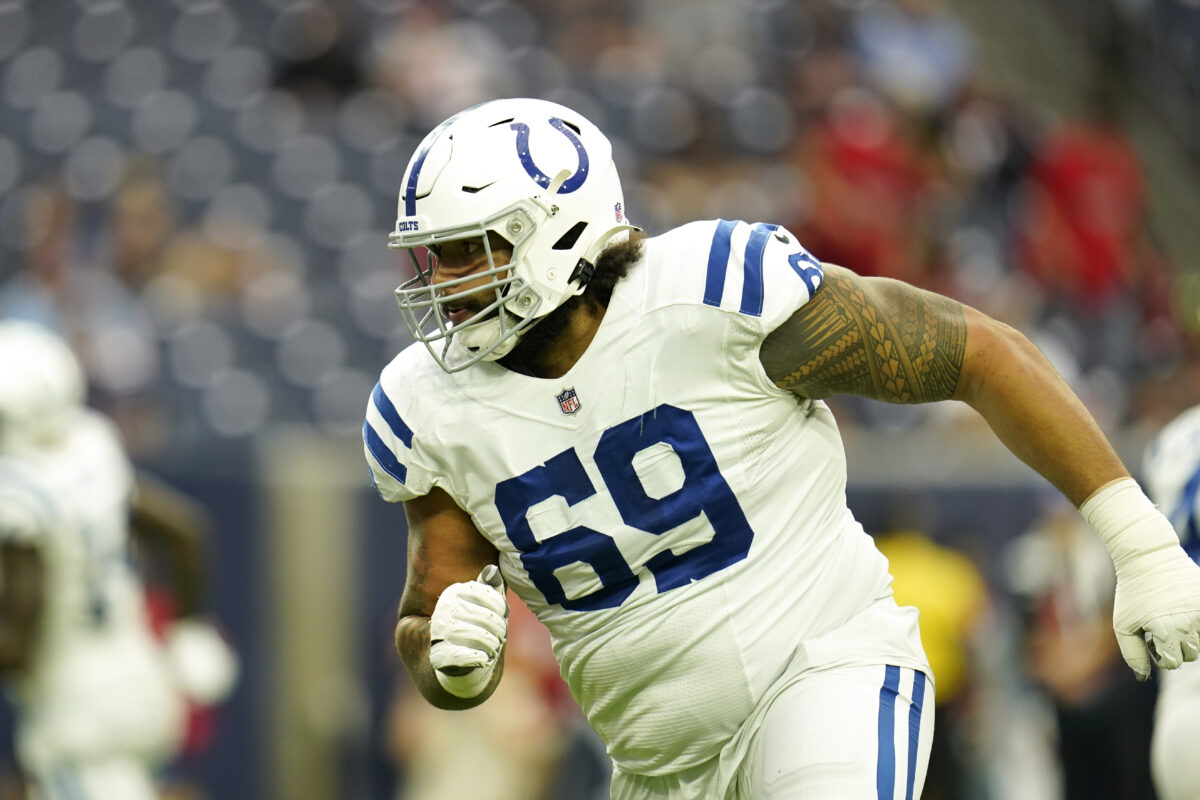 Report: Colts expected to re-sign OL Matt Pryor