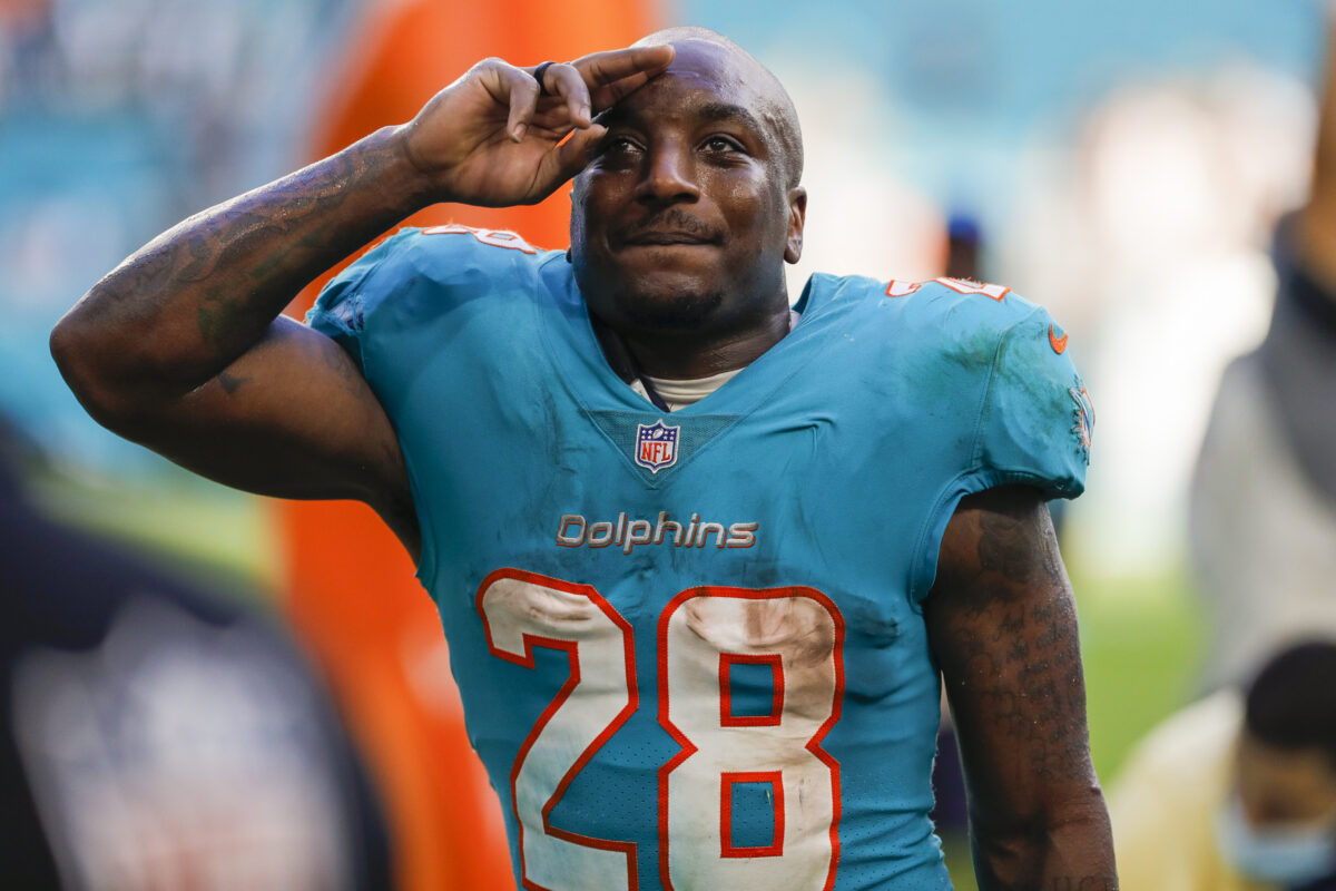 Former Dolphins RB Duke Johnson signs with Bills