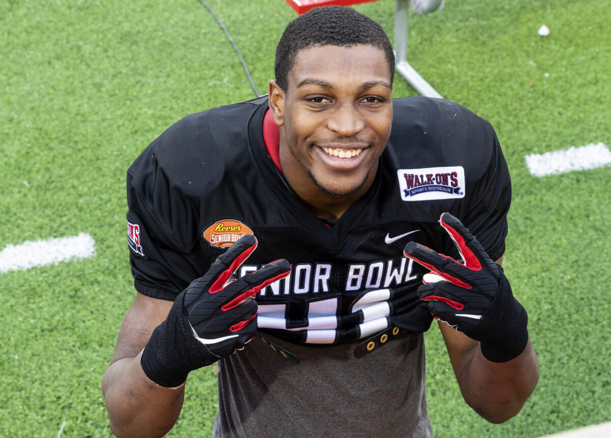 Lions LB coach Kelvin Sheppard running the Georgia pro day LB workouts