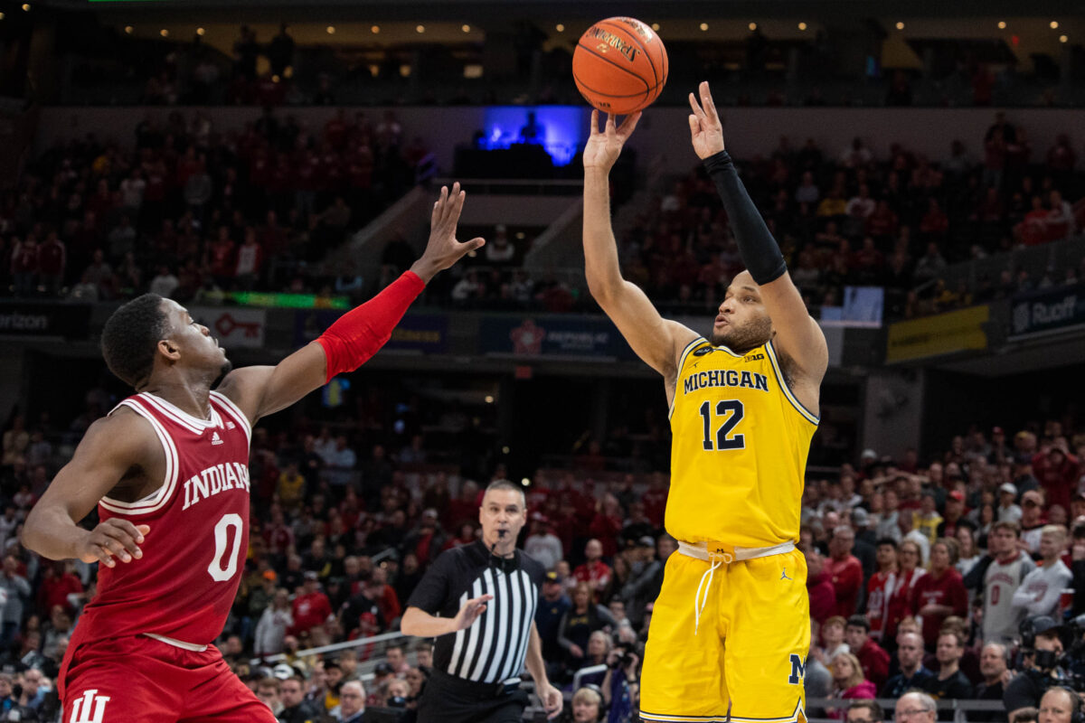 Michigan guard DeVante’ Jones to declare for 2022 NBA draft