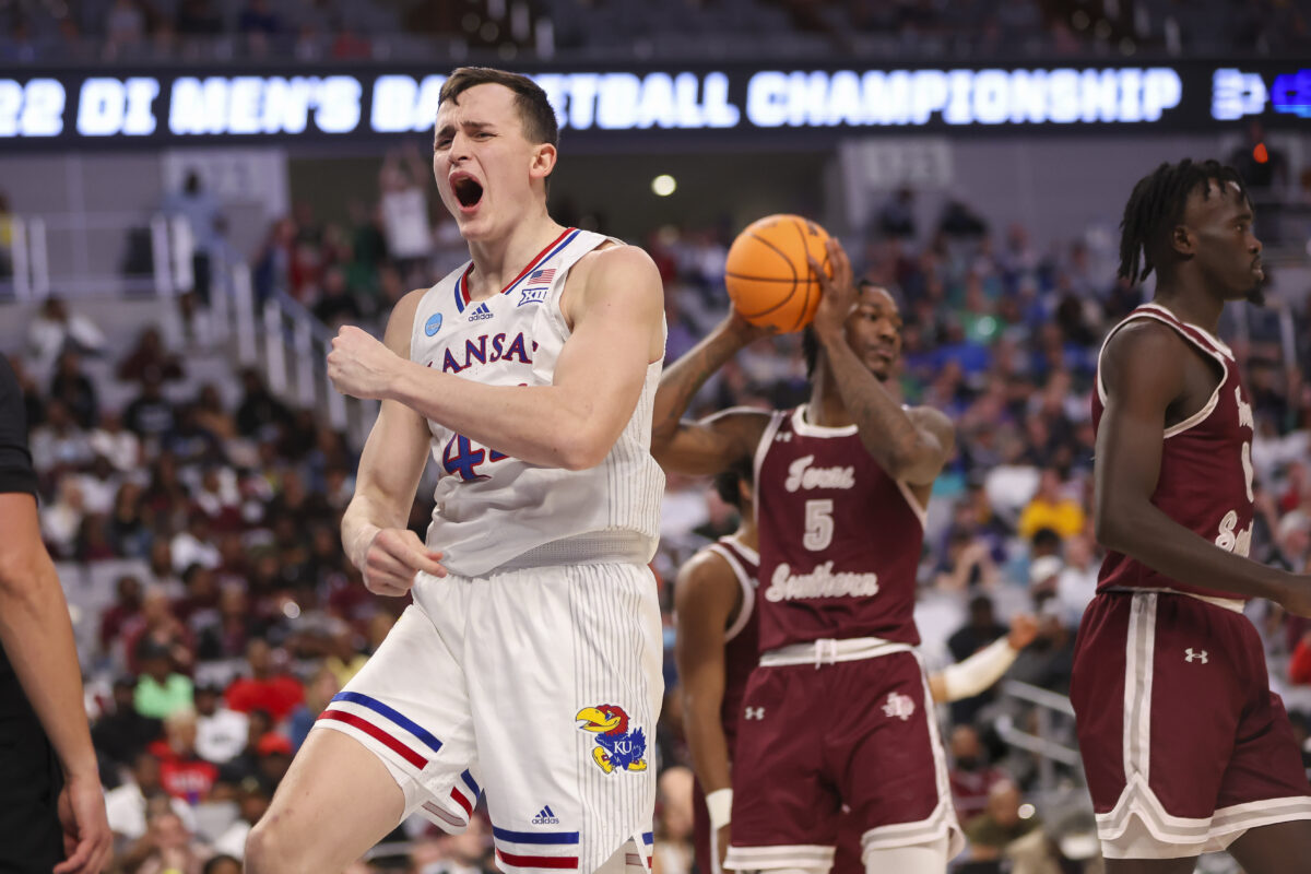 How to bet Kansas-Providence in the Sweet 16 of the 2022 NCAA Tournament