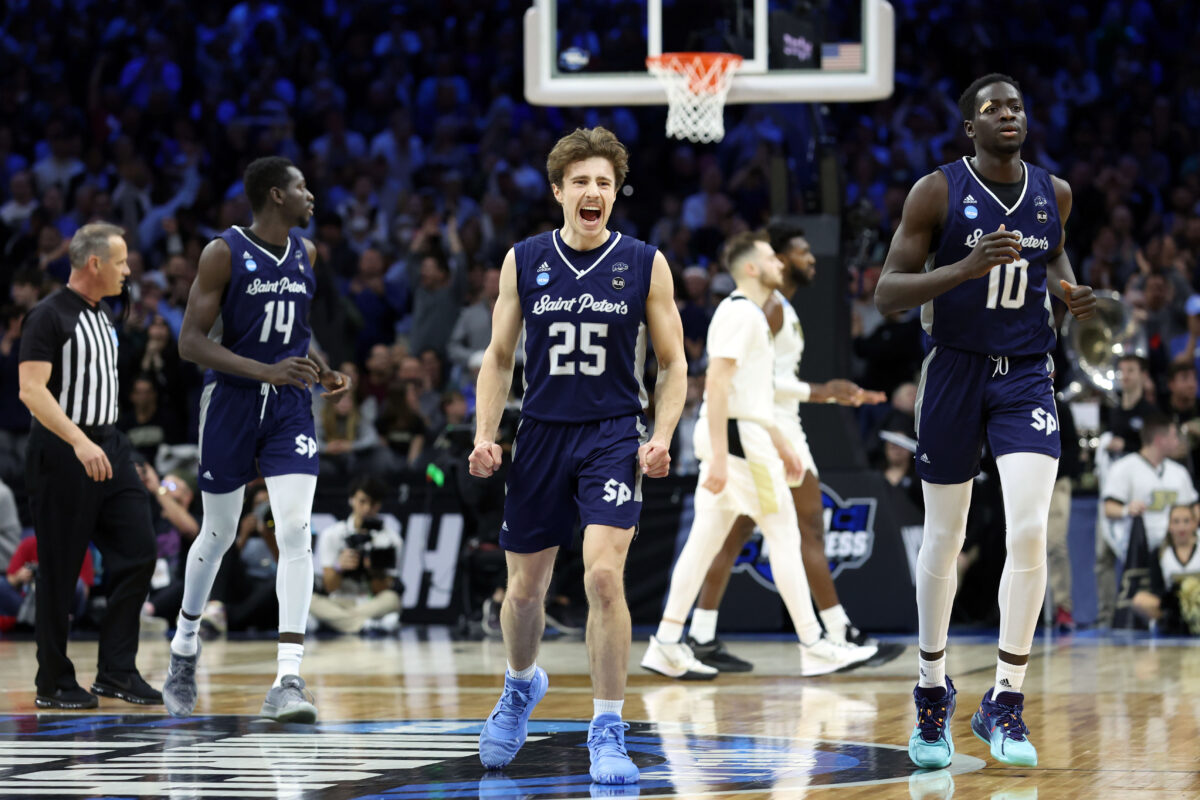 Saint Peter’s made NCAA history with another stunning upset and hoops fans were in awe