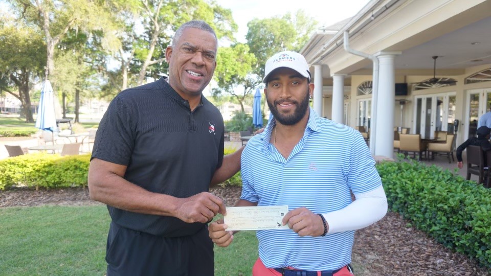 With his mom in the gallery, Willie Mack III wins APGA Tour at Queen’s Harbour Championship in a playoff