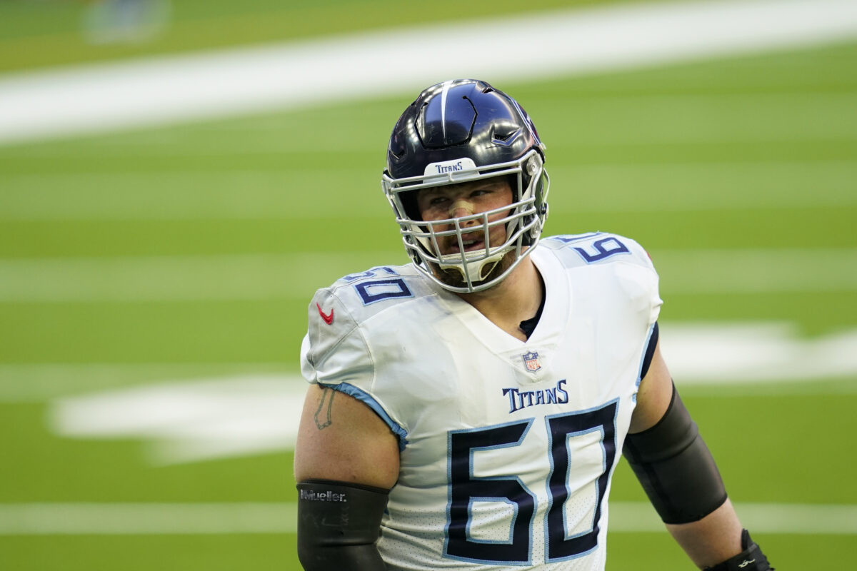 Titans sign C Ben Jones to two-year contract extension