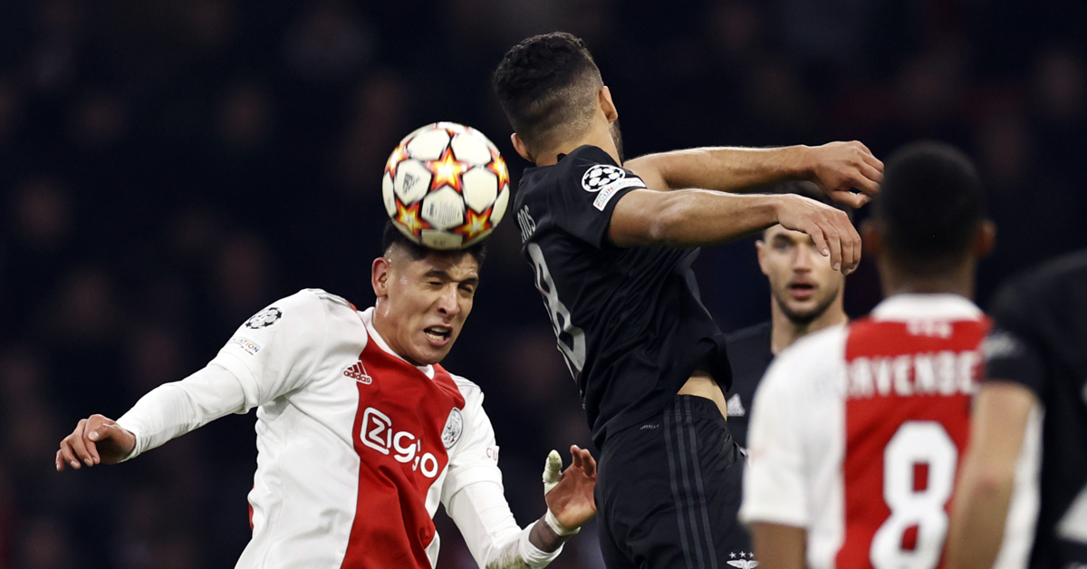 Mala noche para Edson Álvarez, Benfica elimina al Ajax en Champions