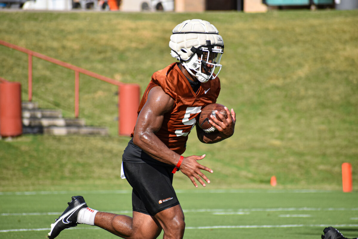 WATCH: Bijan Robinson takes the field for spring practice No. 1