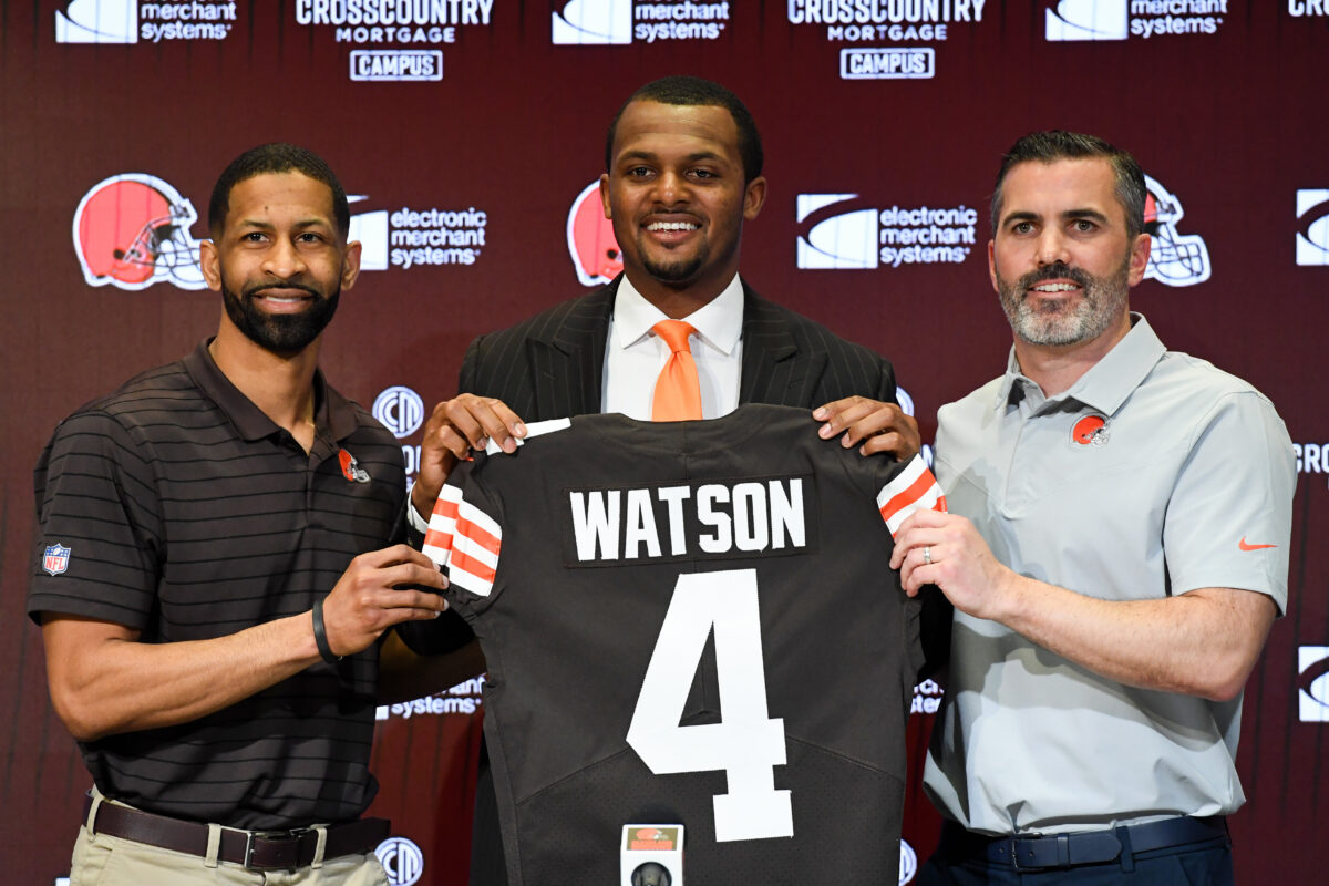 Browns replacing Baker Mayfield with the Texans’ Deshaun Watson ranks on crazy storyline list