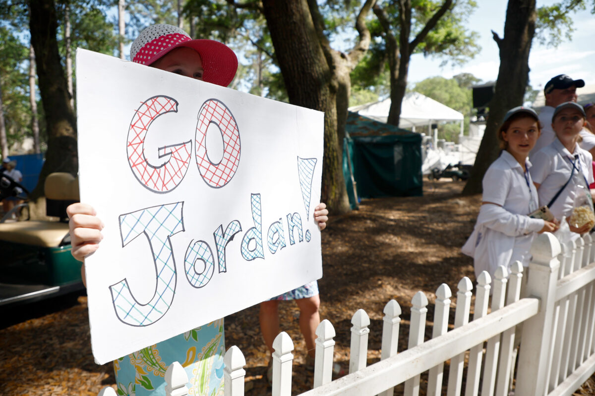 Jordan Spieth keeps promise to sign autographs for young fans after winning 2022 RBC Heritage