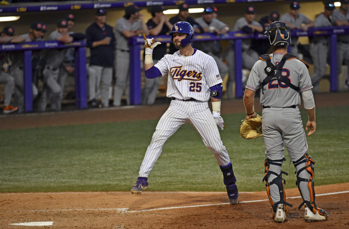 Pinstripes and power hitting lead LSU to a 6-2 win over Georgia