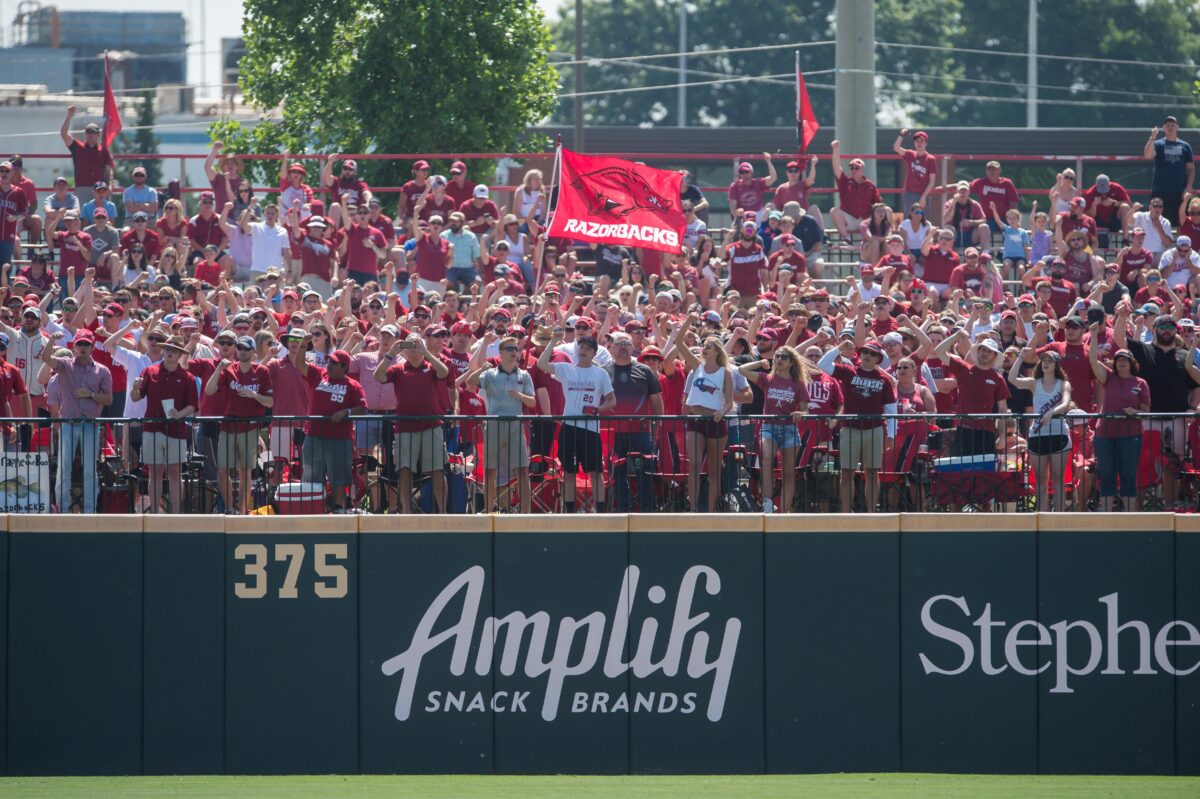 Hagen Smith’s incredible start lifts No. 6 Diamond Hogs over LSU